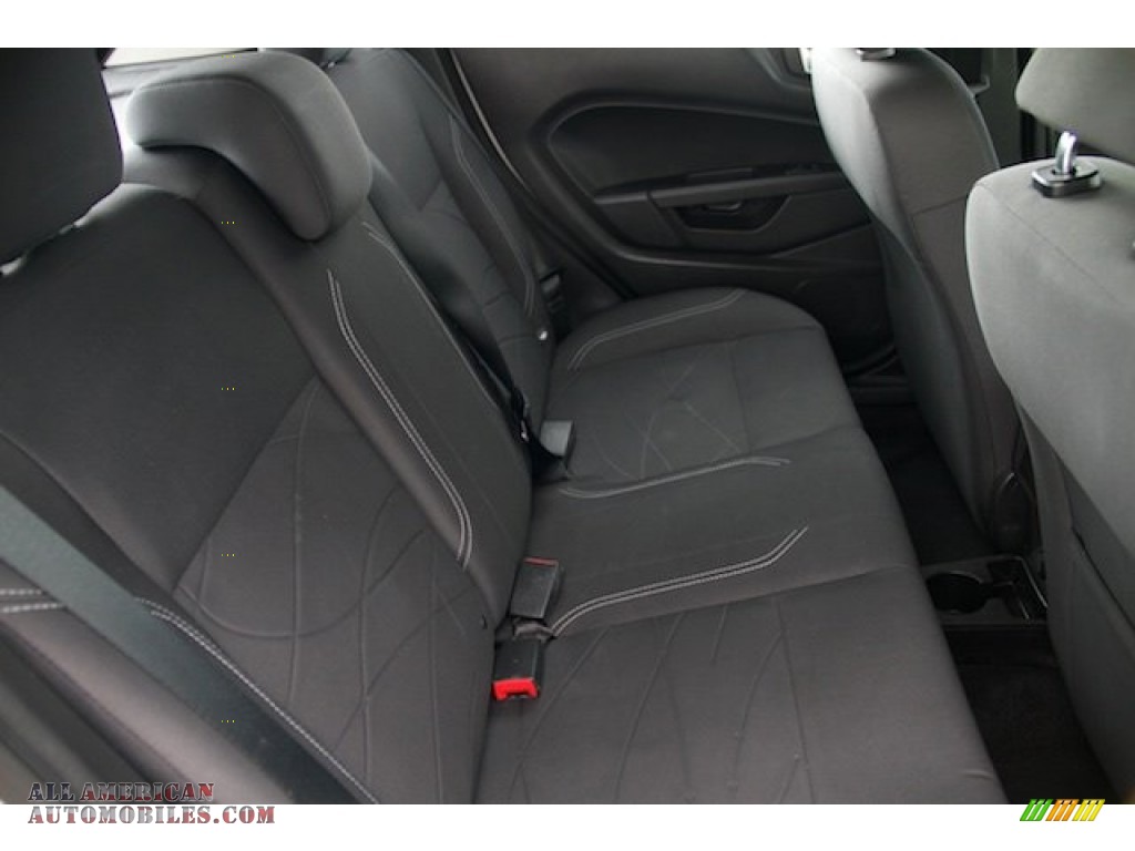 2014 Fiesta SE Hatchback - Oxford White / Charcoal Black photo #15