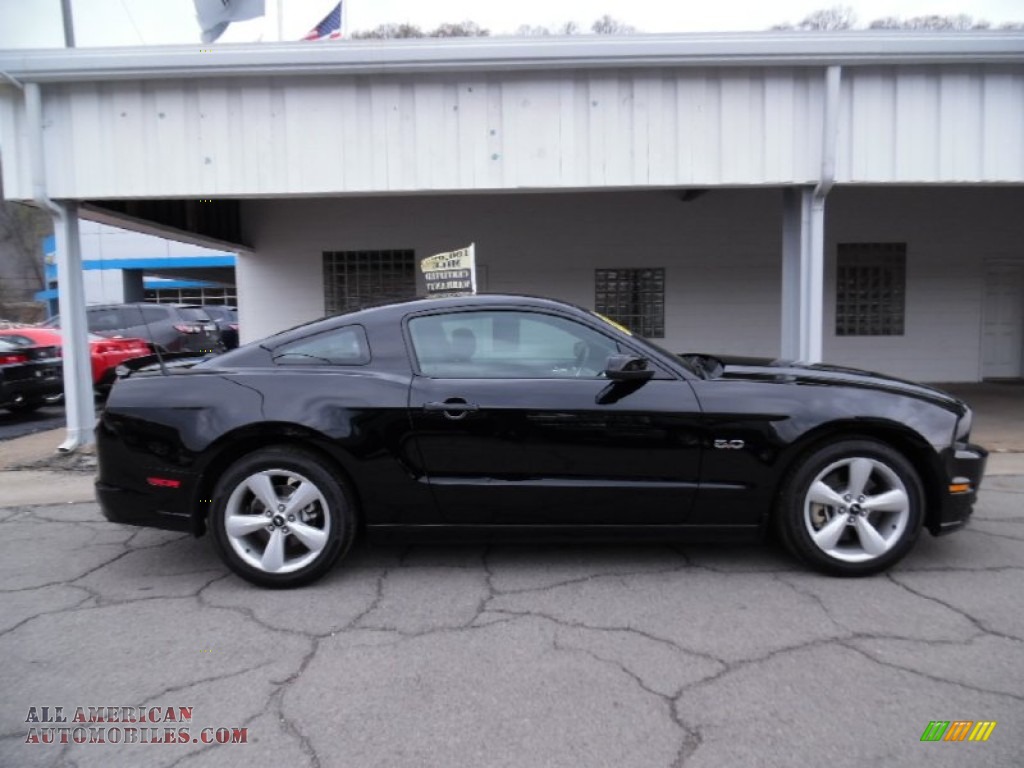 Black / Charcoal Black Ford Mustang GT Premium Coupe