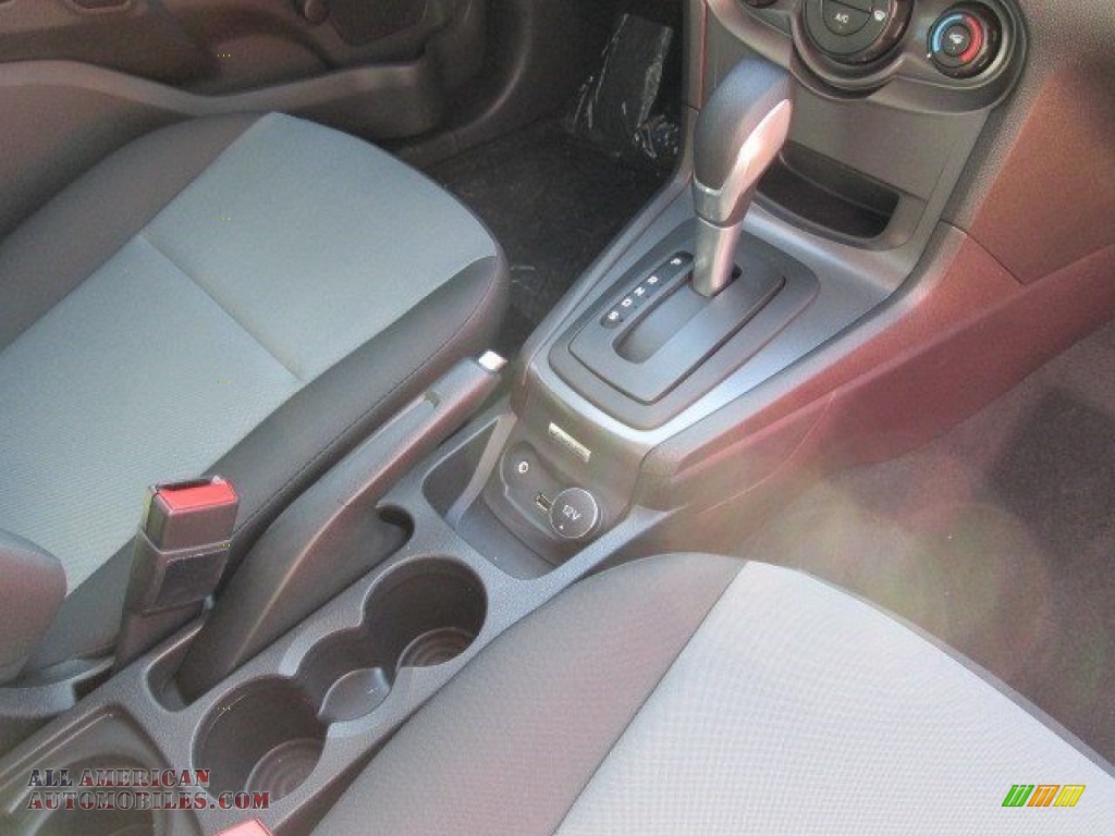2015 Fiesta S Sedan - Oxford White / Charcoal Black photo #27