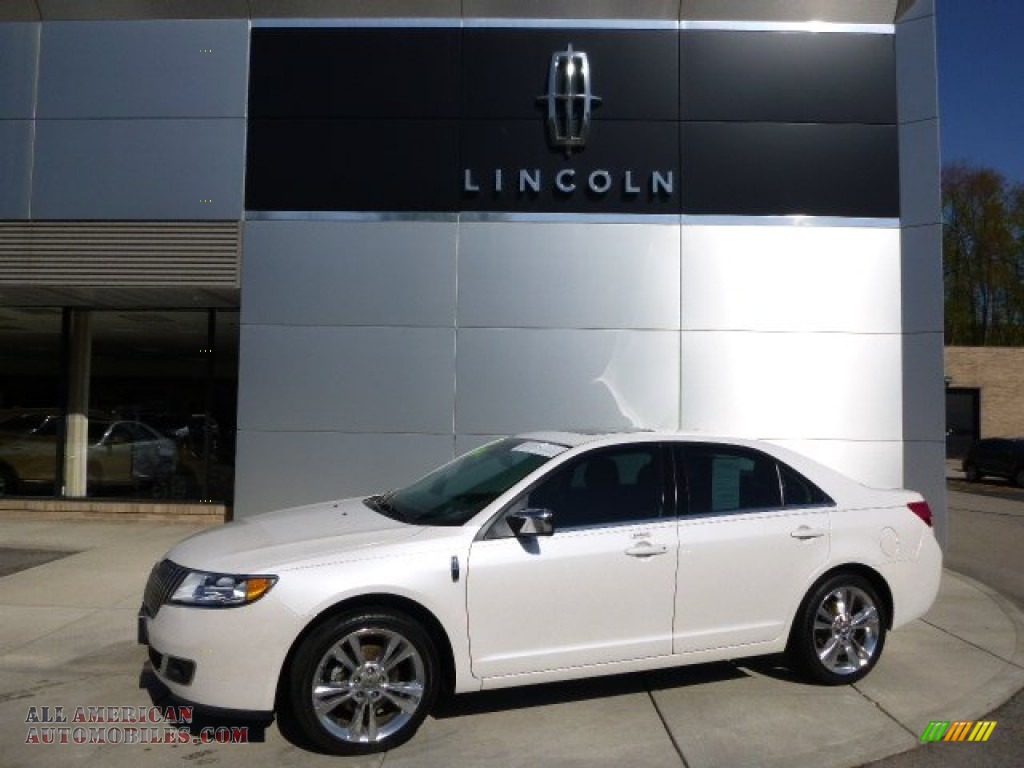 White Platinum Metallic Tri-Coat / Dark Charcoal Lincoln MKZ AWD
