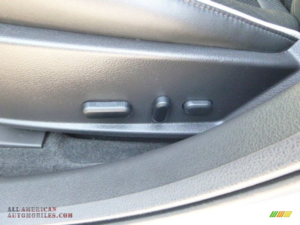 2012 MKZ AWD - White Platinum Metallic Tri-Coat / Dark Charcoal photo #18