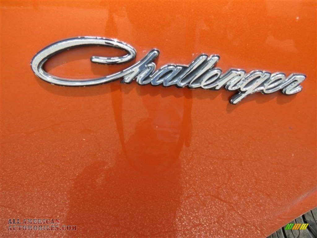 2011 Challenger R/T Classic - Toxic Orange Pearl / Dark Slate Gray photo #10