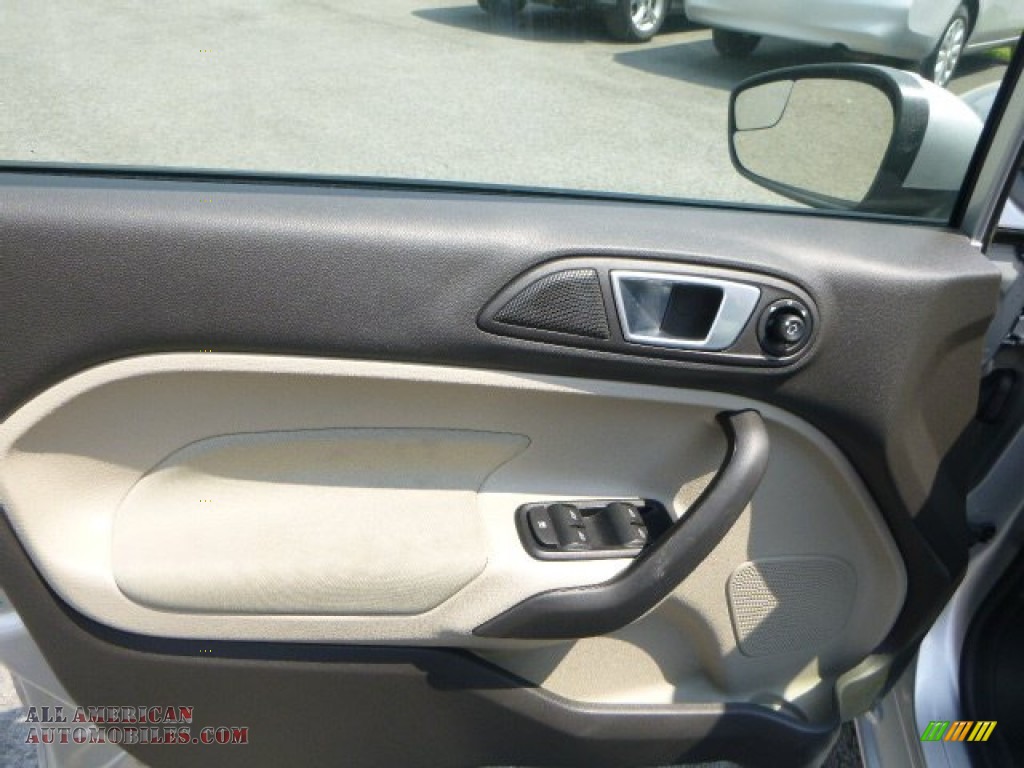 2014 Fiesta SE Sedan - Ingot Silver / Medium Light Stone photo #14