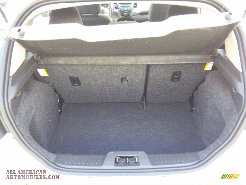2014 Fiesta SE Hatchback - Ingot Silver / Charcoal Black photo #17