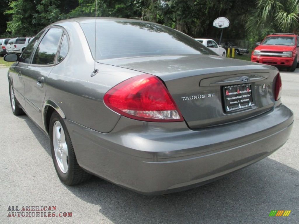 2004 Taurus SE Sedan - Dark Shadow Grey Metallic / Dark Charcoal photo #5