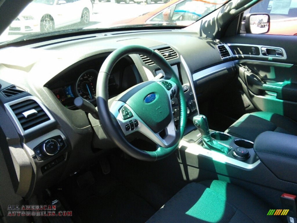 2013 Explorer XLT 4WD - Green Gem Metallic / Charcoal Black photo #8