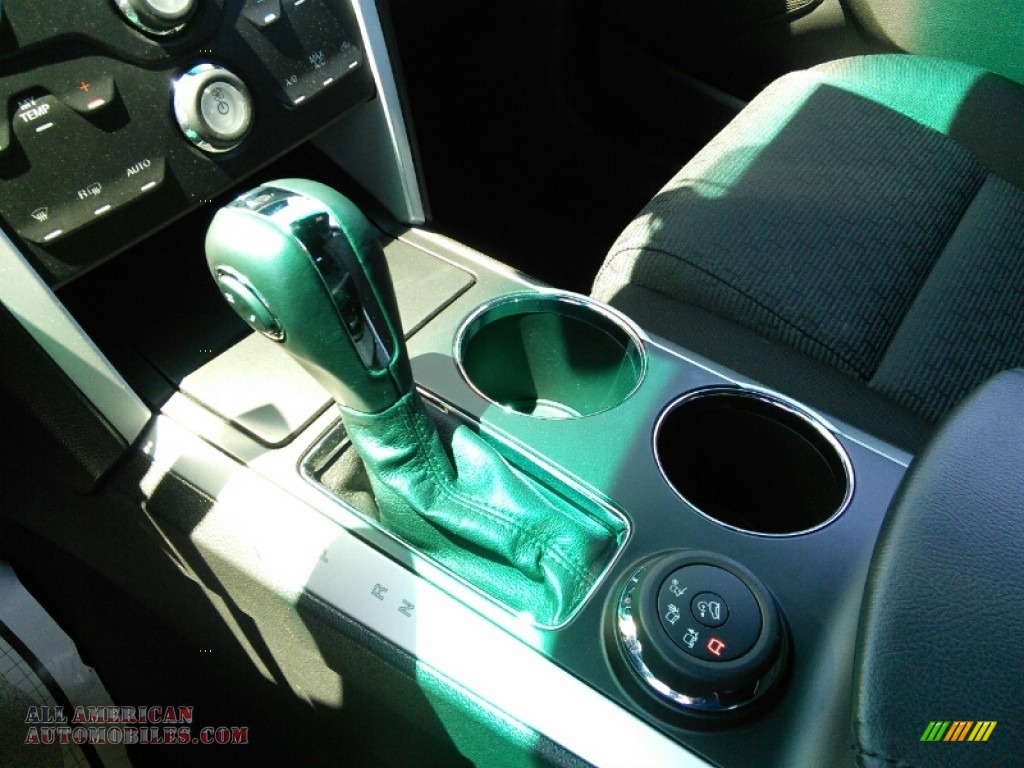 2013 Explorer XLT 4WD - Green Gem Metallic / Charcoal Black photo #13