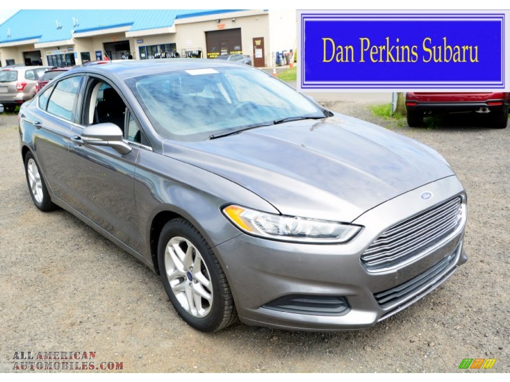 Sterling Gray Metallic / Charcoal Black Ford Fusion SE