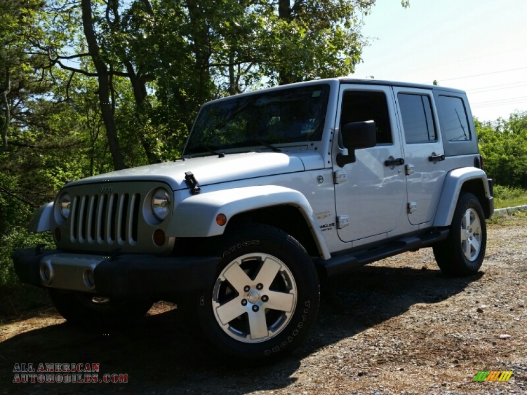 Bright Silver Metallic / Dark Slate Gray/Med Slate Gray Jeep Wrangler Unlimited Sahara 4x4