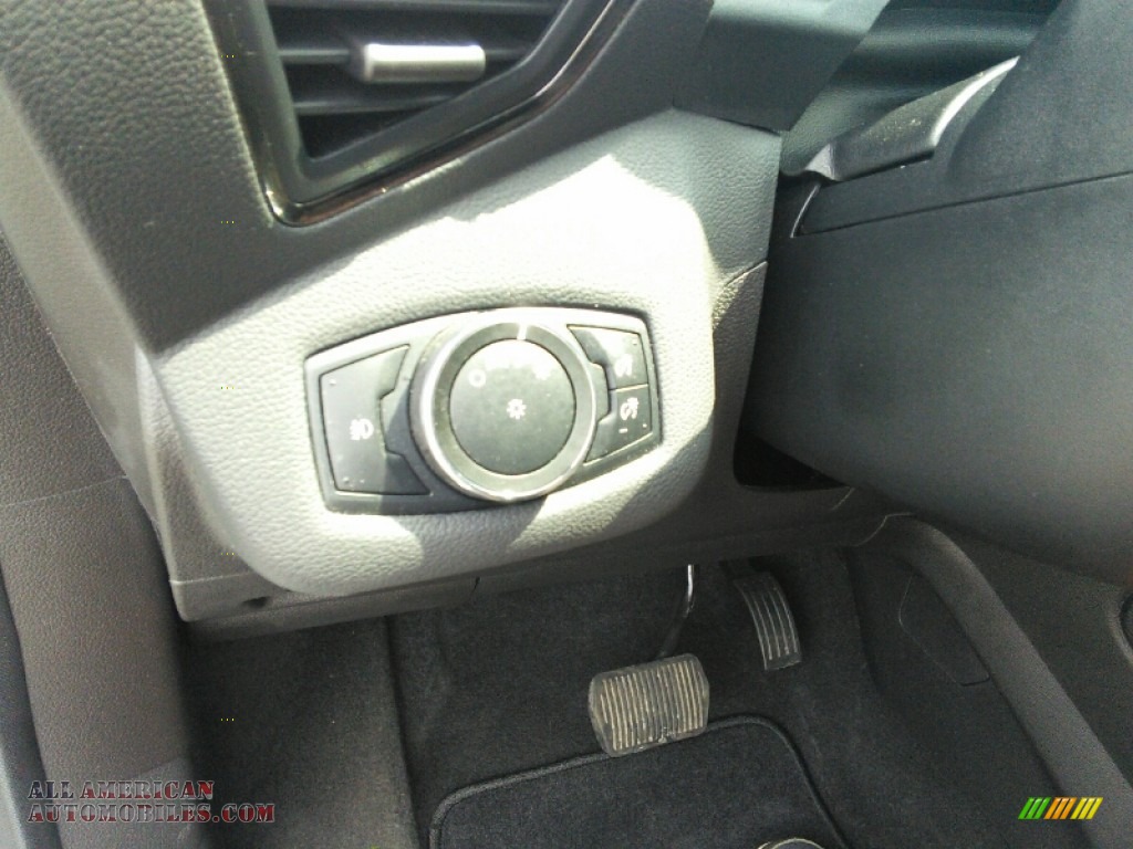 2014 Escape Titanium 1.6L EcoBoost 4WD - White Platinum / Charcoal Black photo #14