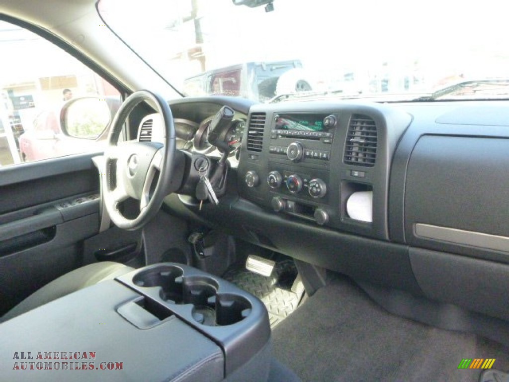 2010 Silverado 1500 LT Extended Cab 4x4 - Victory Red / Light Titanium/Ebony photo #14
