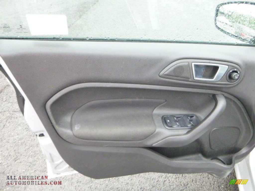 2014 Fiesta SE Hatchback - Ingot Silver / Charcoal Black photo #15