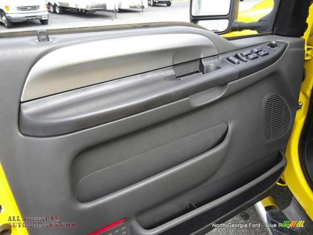 2006 F350 Super Duty Amarillo Edition Crew Cab 4x4 - Blazing Yellow / Black photo #31