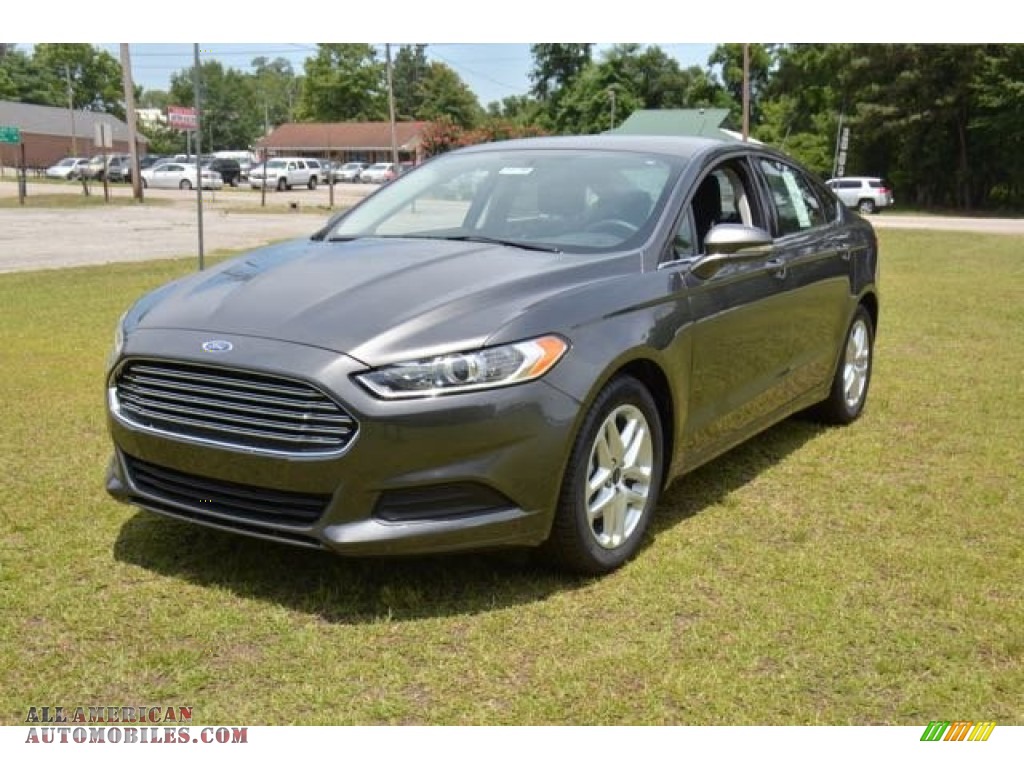 Magnetic Metallic / Charcoal Black Ford Fusion SE