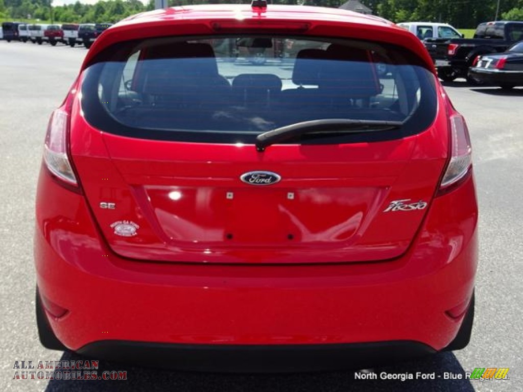 2014 Fiesta SE Hatchback - Race Red / Charcoal Black photo #4