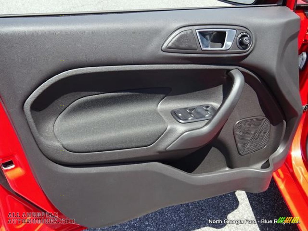 2014 Fiesta SE Hatchback - Race Red / Charcoal Black photo #28
