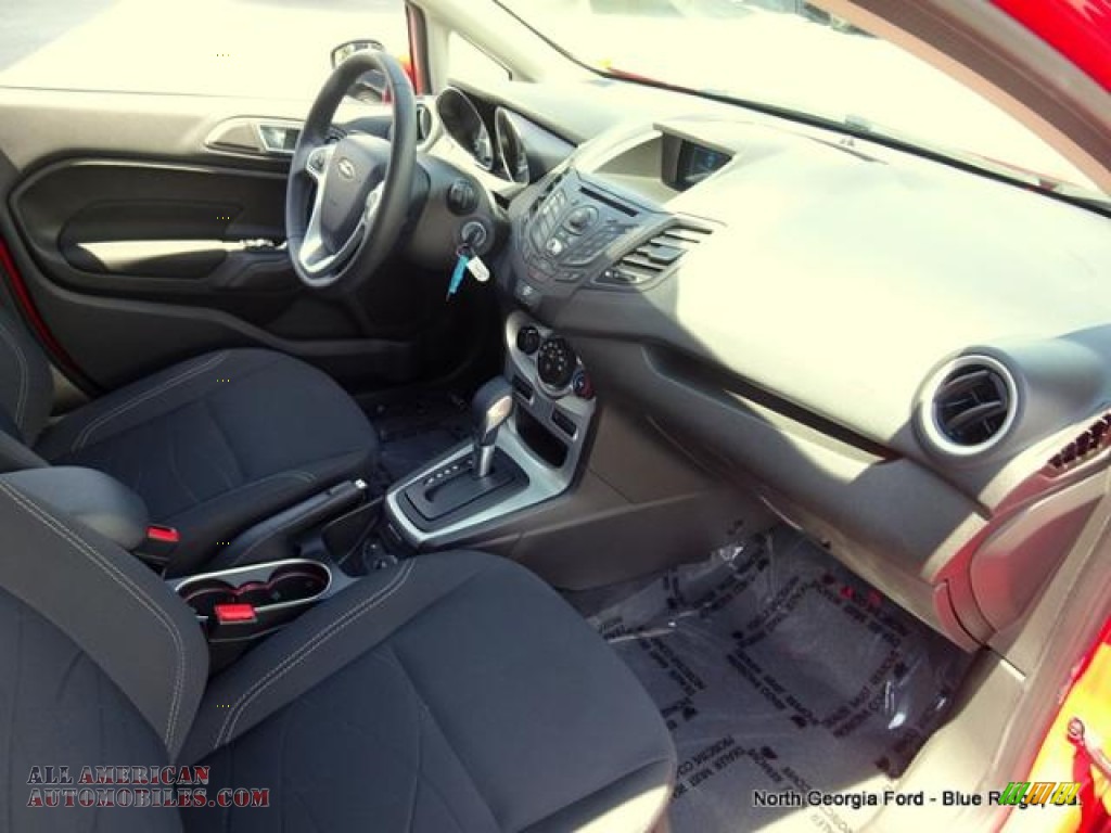 2014 Fiesta SE Hatchback - Race Red / Charcoal Black photo #30