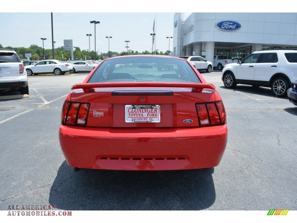 2002 Mustang V6 Coupe - Laser Red Metallic / Dark Charcoal photo #4