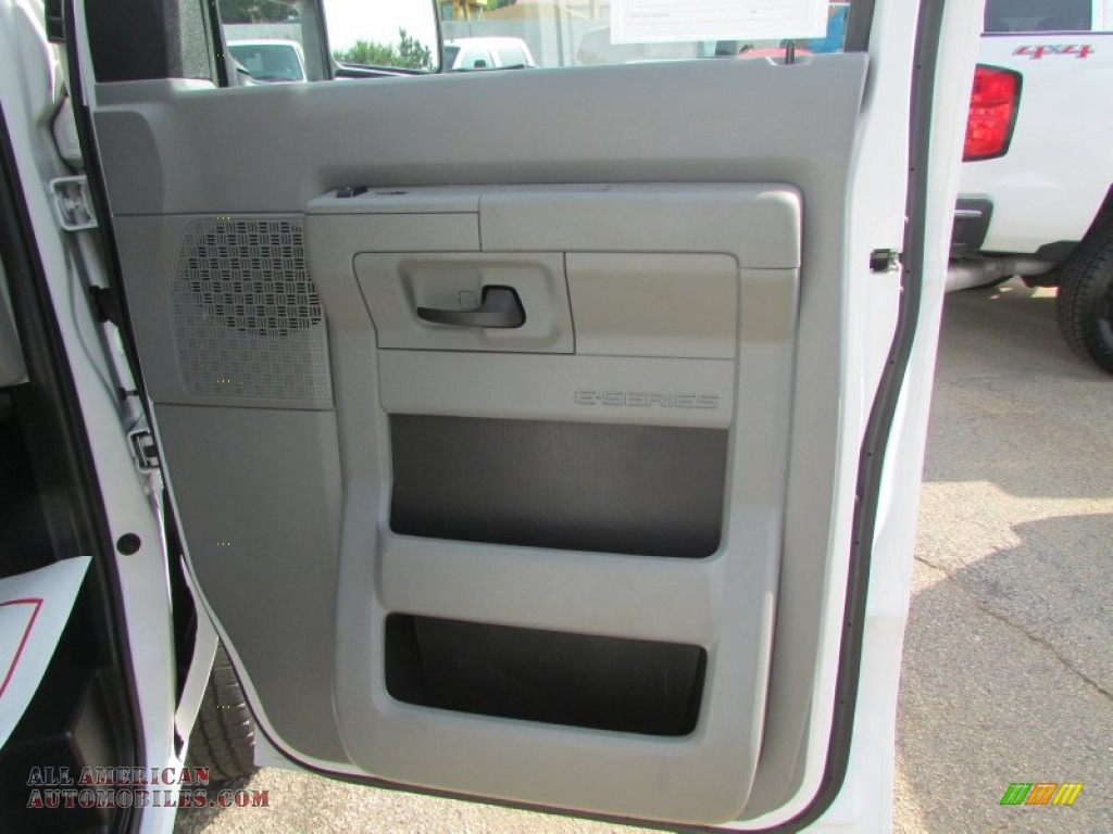 2010 E Series Van E150 Commercial - Oxford White / Medium Flint photo #21