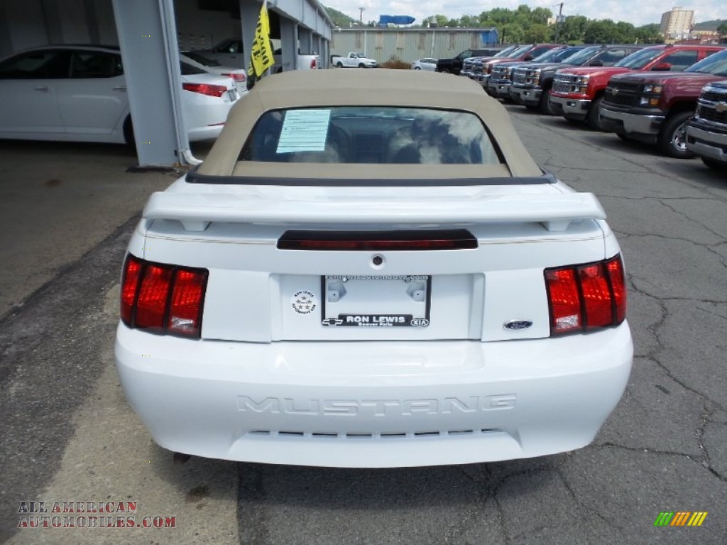 2004 Mustang V6 Convertible - Oxford White / Medium Parchment photo #4