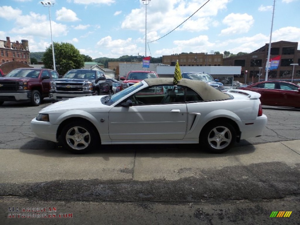 2004 Mustang V6 Convertible - Oxford White / Medium Parchment photo #6