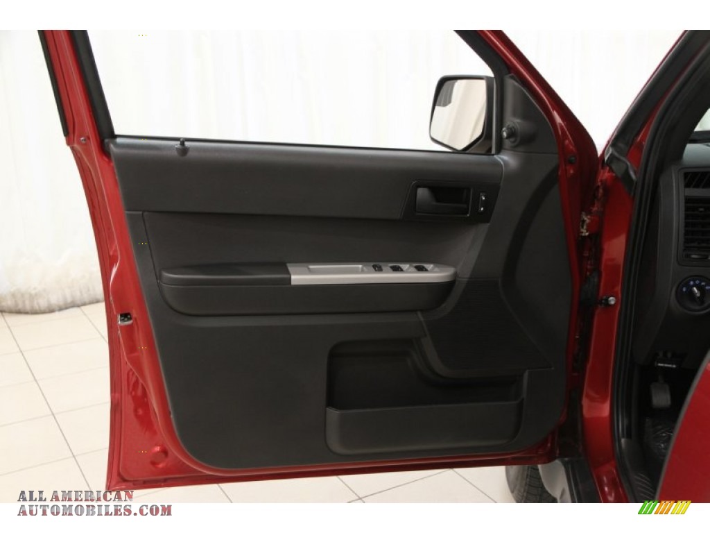 2012 Escape XLT V6 - Toreador Red Metallic / Charcoal Black photo #4