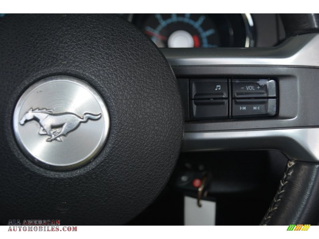 2010 Mustang V6 Convertible - Brilliant Silver Metallic / Stone photo #27