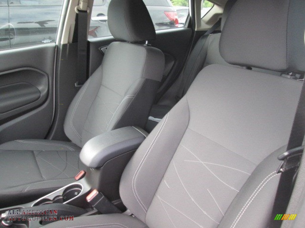 2015 Fiesta SE Hatchback - Oxford White / Charcoal Black photo #29