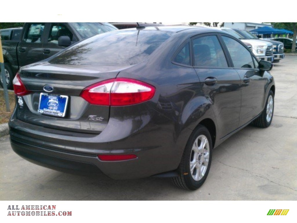 2015 Fiesta SE Sedan - Magnetic Metallic / Charcoal Black photo #11