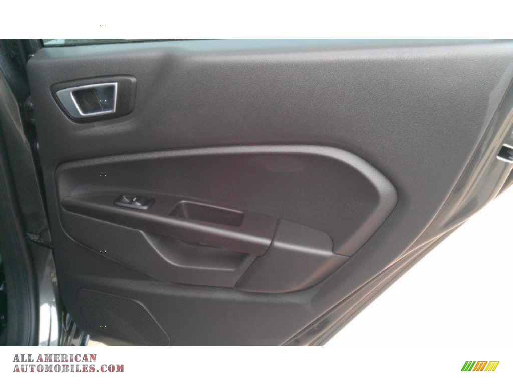 2015 Fiesta SE Sedan - Magnetic Metallic / Charcoal Black photo #17