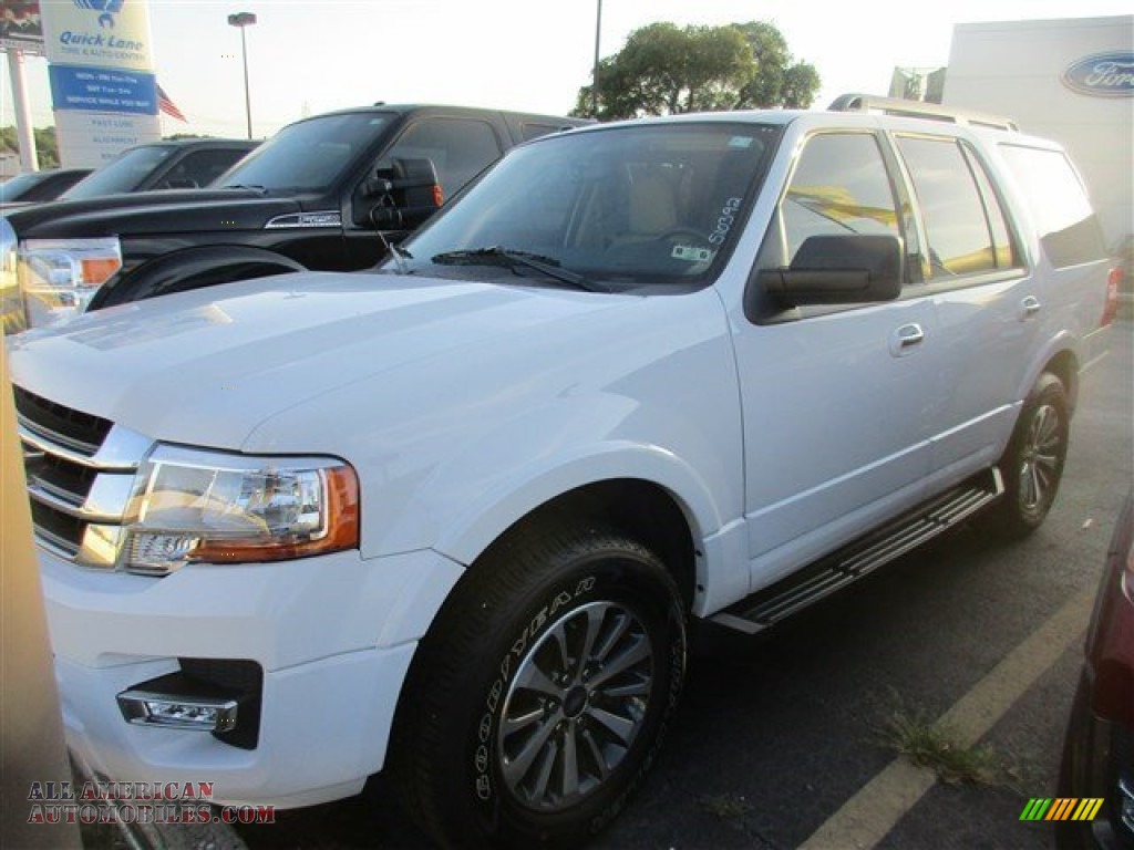 2015 Expedition XLT - Oxford White / Dune photo #2