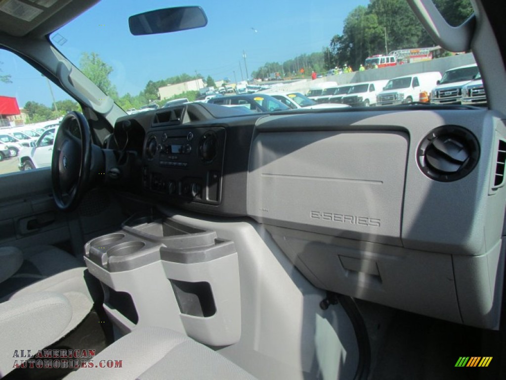 2013 E Series Van E350 XLT Extended Passenger - Dark Blue Pearl / Medium Flint photo #30