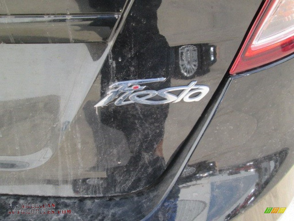 2015 Fiesta SE Hatchback - Tuxedo Black Metallic / Charcoal Black photo #8