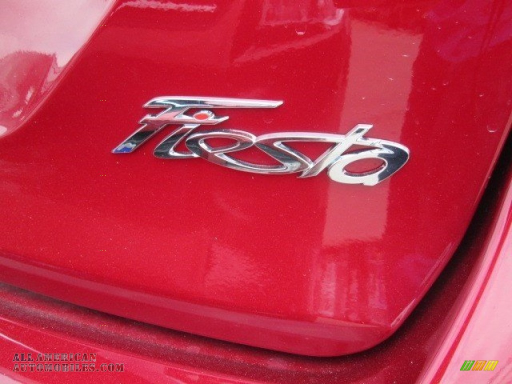 2016 Fiesta SE Sedan - Ruby Red Metallic / Charcoal Black photo #11