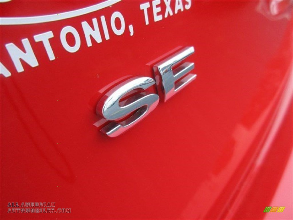 2015 Fiesta SE Sedan - Race Red / Charcoal Black photo #4