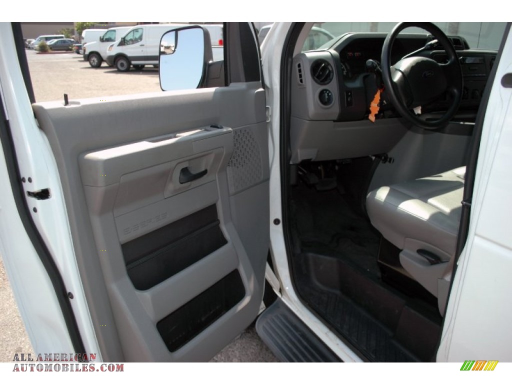 2013 E Series Van E350 XLT Passenger - Oxford White / Medium Flint photo #14