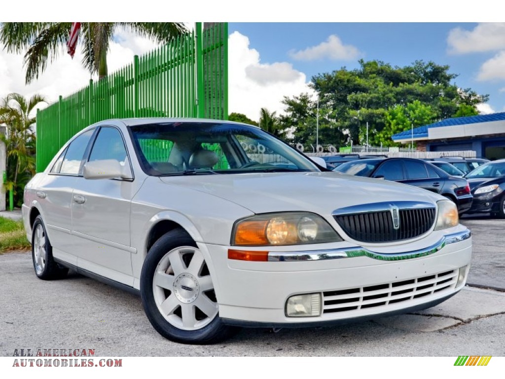 White Pearlescent Tricoat / Medium Parchment Lincoln LS V6