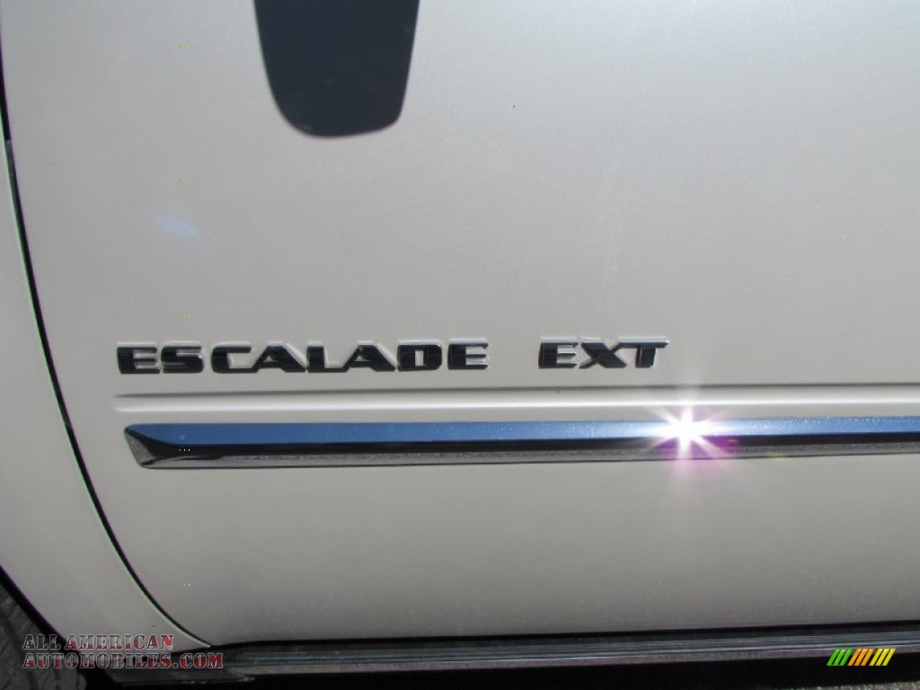2011 Escalade EXT Premium AWD - White Diamond Tricoat / Cashmere/Cocoa photo #10