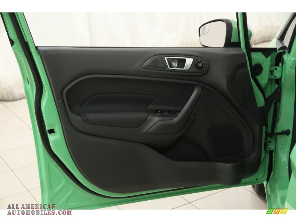 2014 Fiesta SE Sedan - Green Envy / Charcoal Black photo #4