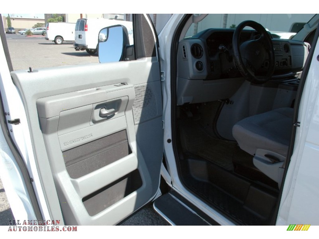 2011 E Series Van E350 XLT Passenger - Oxford White / Medium Flint photo #14