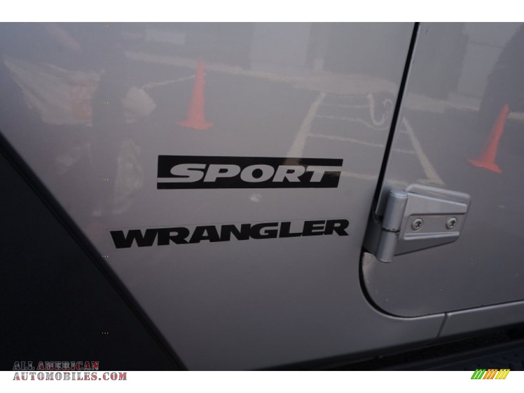 2011 Wrangler Sport 4x4 - Bright Silver Metallic / Black photo #13
