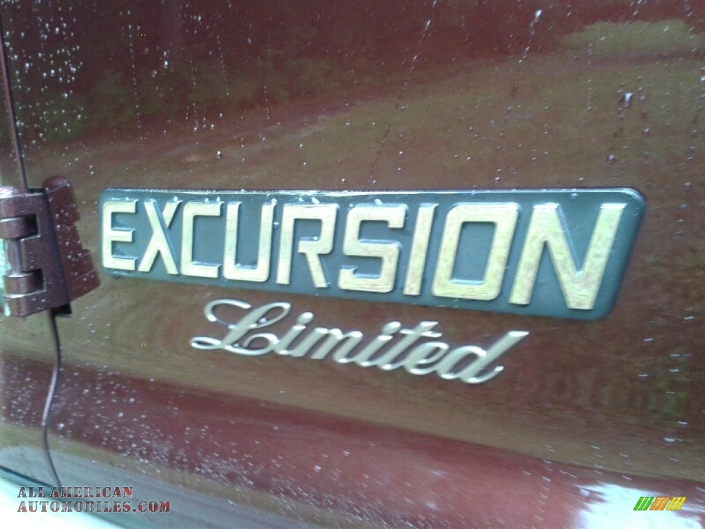 2001 Excursion Limited 4x4 - Toreador Red Metallic / Medium Parchment photo #7