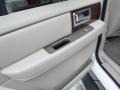 Lincoln Navigator 4x4 White Platinum Metallic Tri-Coat photo #20