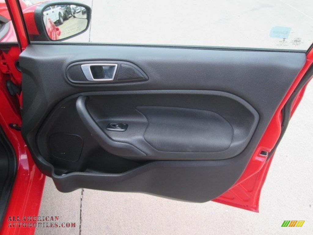 2015 Fiesta SE Hatchback - Race Red / Charcoal Black photo #5