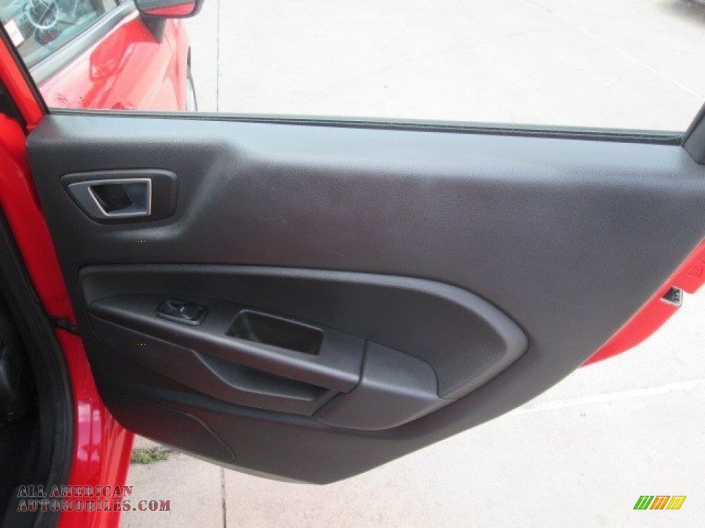 2015 Fiesta SE Hatchback - Race Red / Charcoal Black photo #7