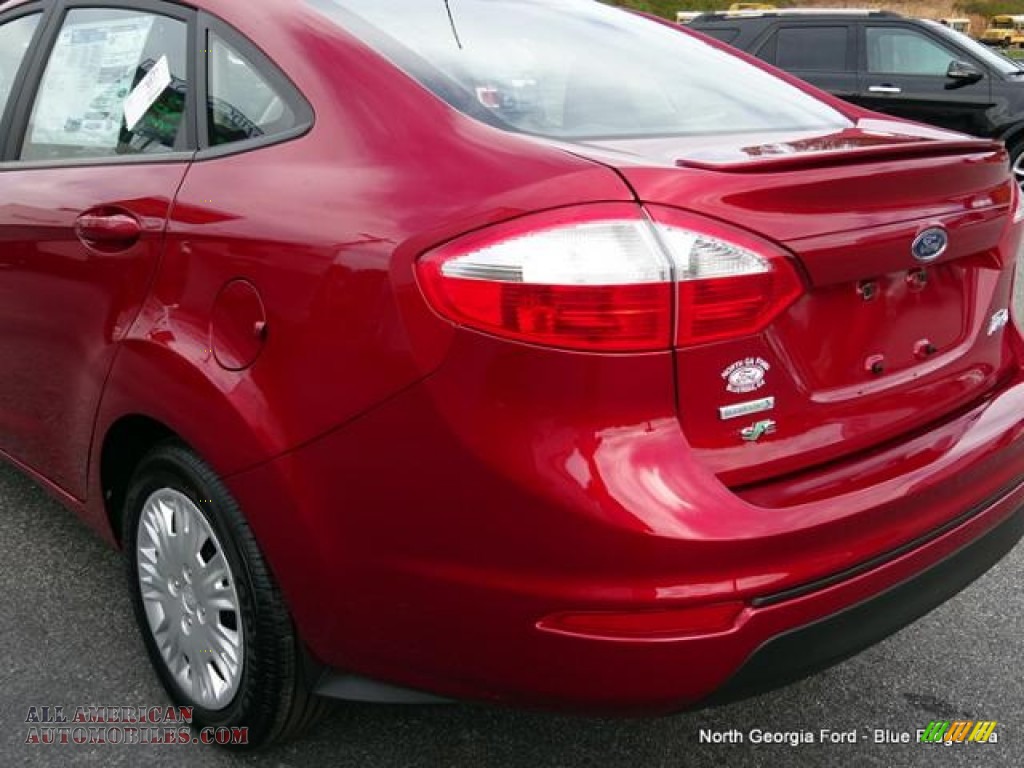 2016 Fiesta SE Sedan - Ruby Red Metallic / Charcoal Black photo #33