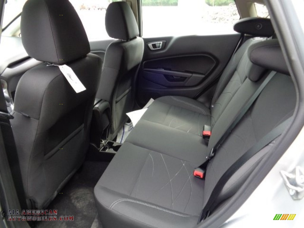 2015 Fiesta SE Hatchback - Ingot Silver Metallic / Charcoal Black photo #16