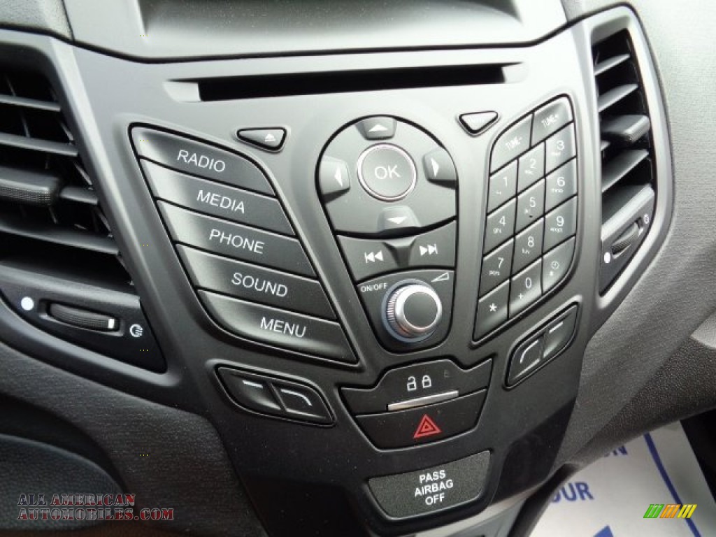 2015 Fiesta SE Hatchback - Ingot Silver Metallic / Charcoal Black photo #24
