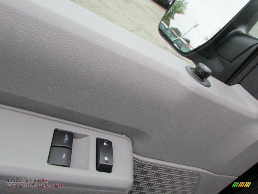 2013 E Series Van E350 XLT Extended Passenger - Black / Medium Flint photo #43