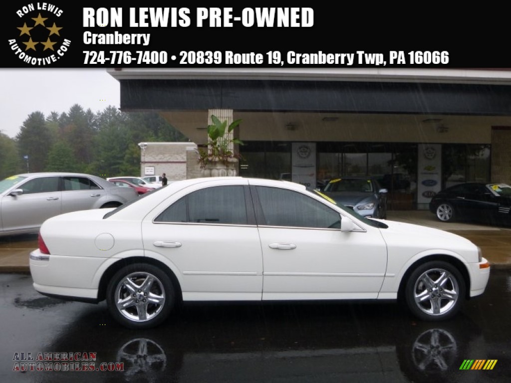 White Pearlescent Tricoat / Medium Parchment Lincoln LS V8